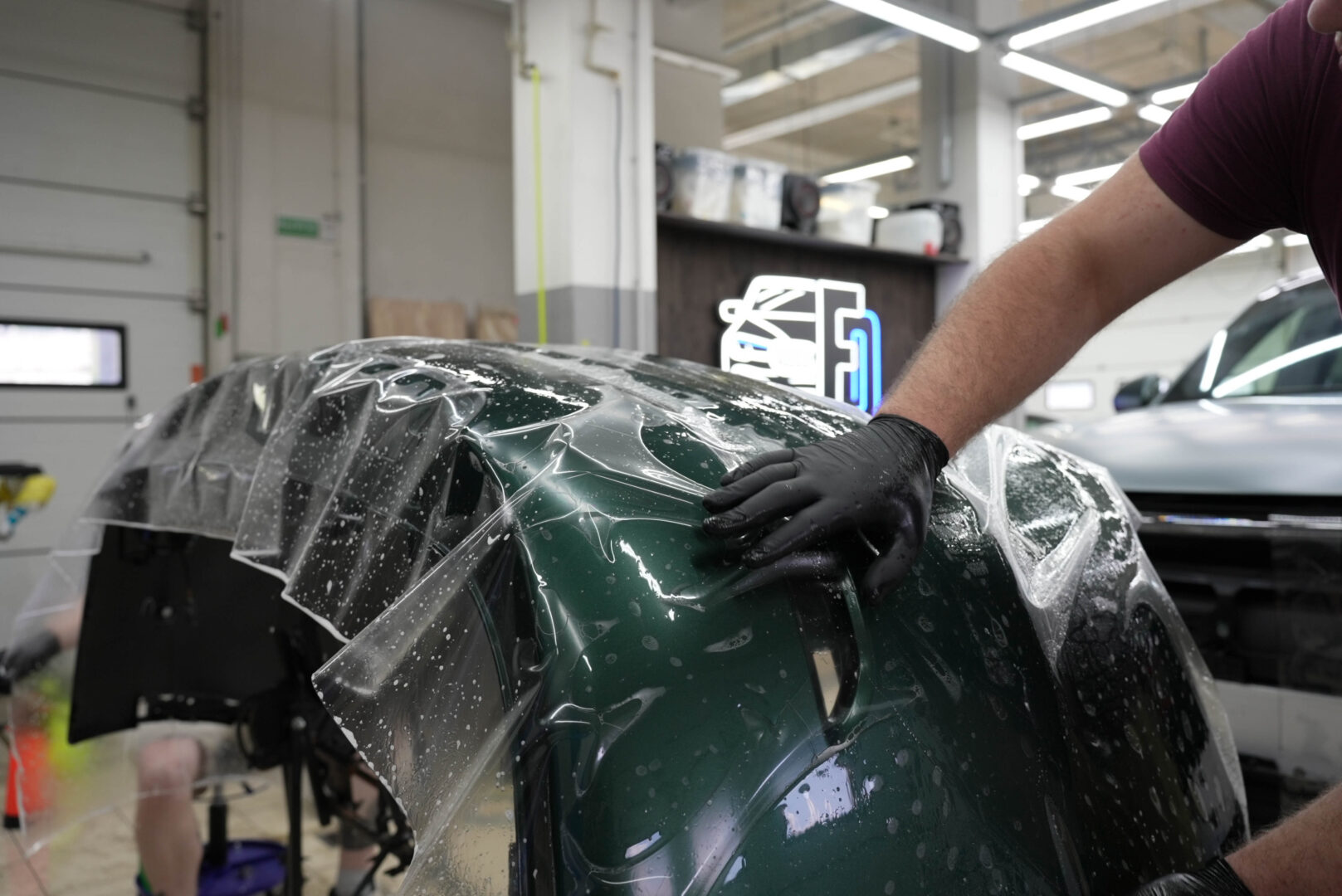 Оклейка авто антигравийной пленкой