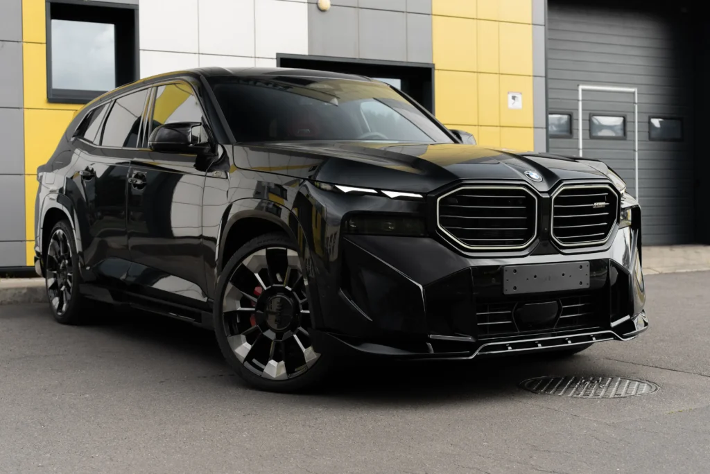 Установка обвеса Renegade на BMW XM Минск